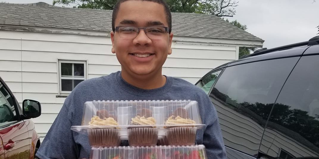 Vendió cupcakes para poder conocer Disney con su familia